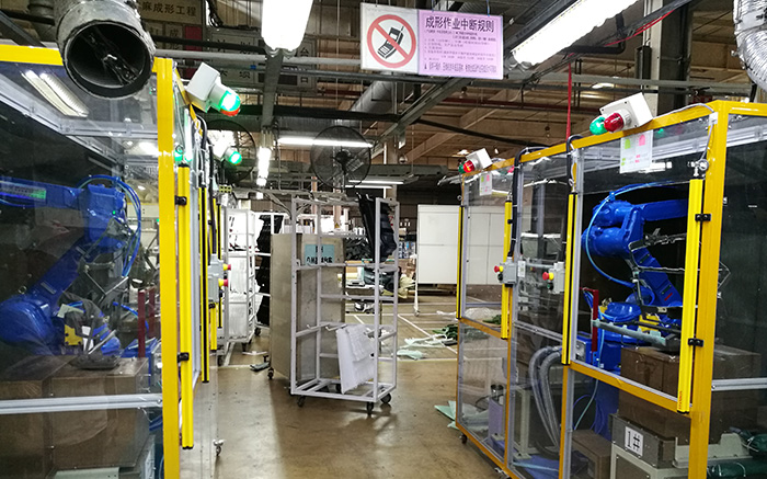 機器人噴膠汽車內飾件