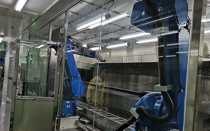 3500機器人配2KS雙組份及齒輪泵雙組份（雙系統）噴涂汽車內飾件